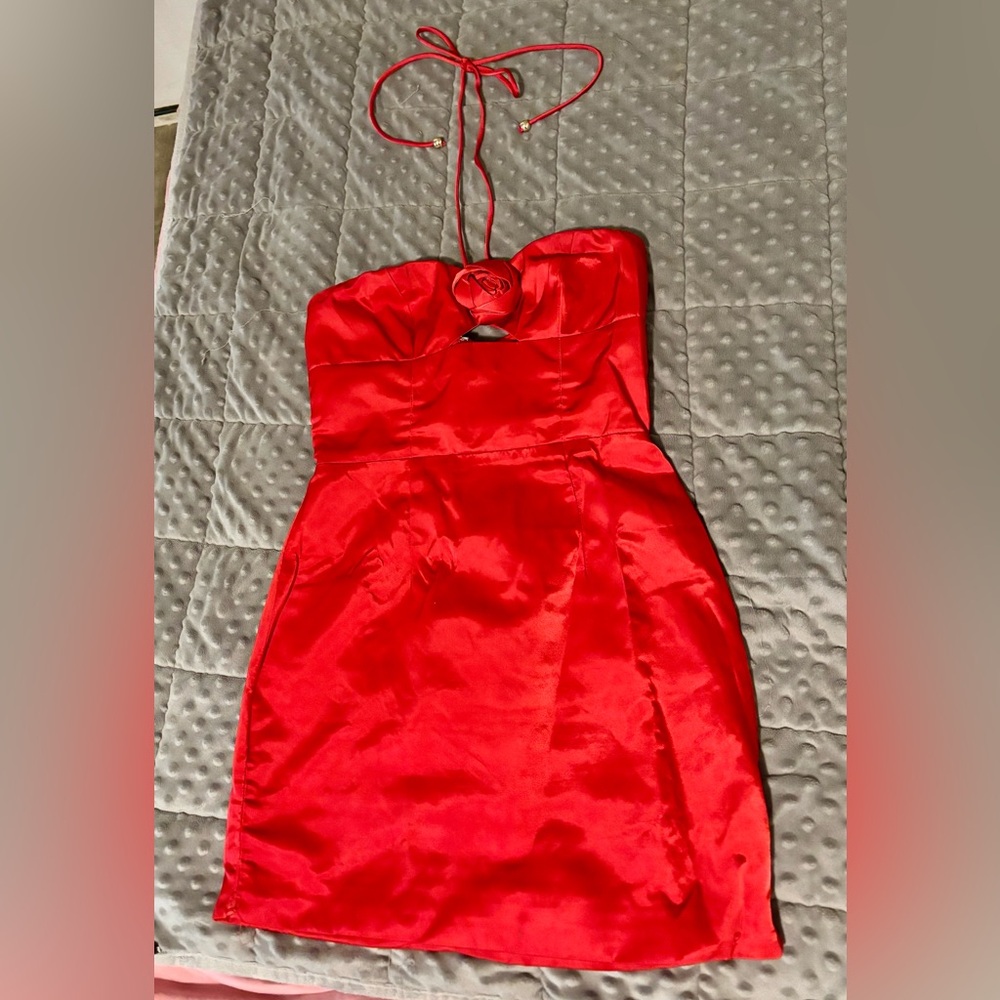 ❤️ 🌹Hello Molly ADMIRED WITH ROSES HALTER SATIN MINI DRESS 🌹 - Picture 8 of 10